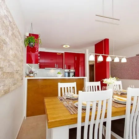 Lucia Marea Villa